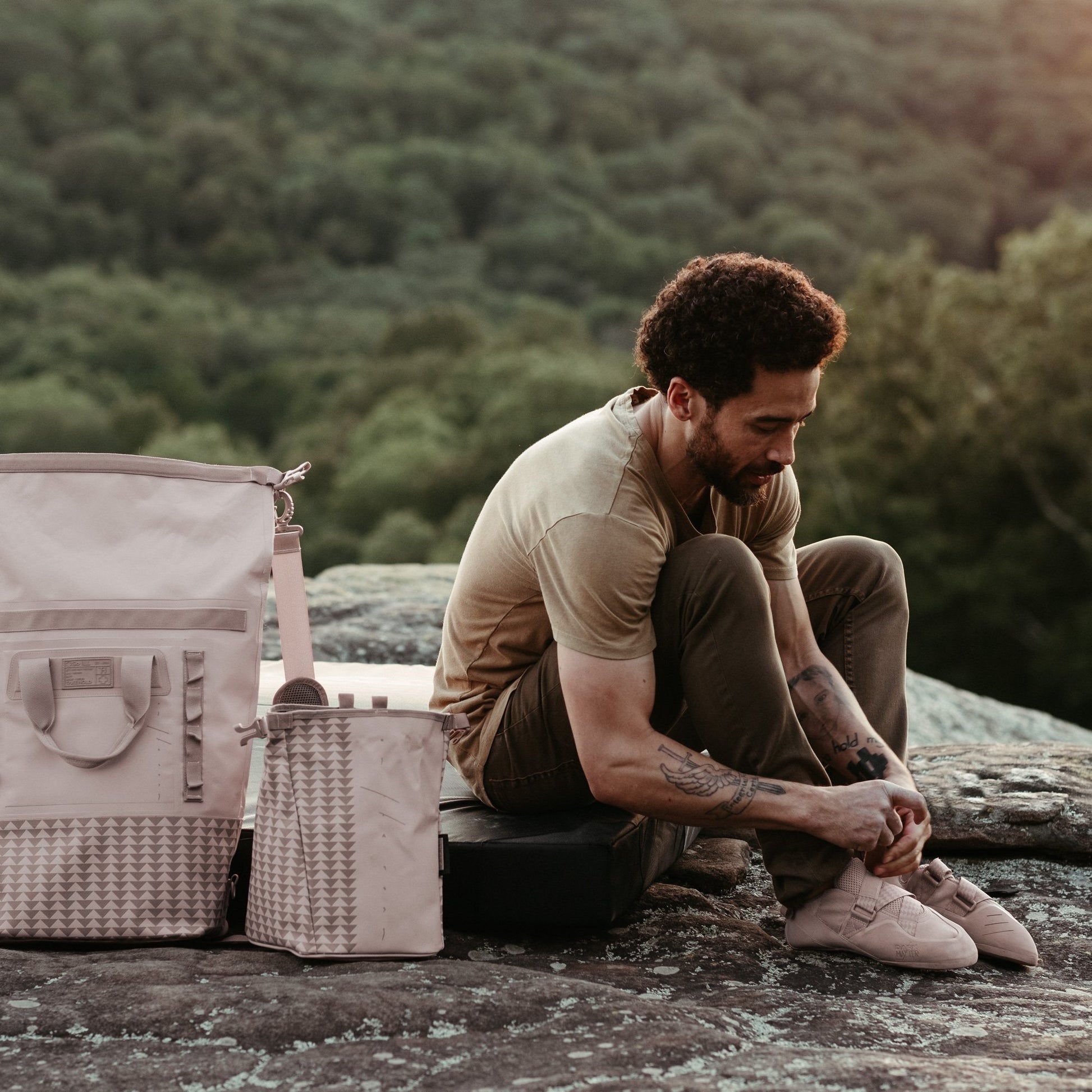 On The Roam - Rolldown Chalk Bucket - Pink