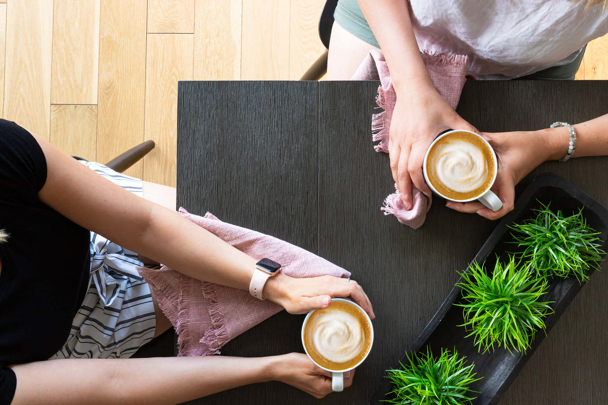 Siberian Birch::Lifestyle::Coffee time on the Canadian Dark Oak Transformer Table