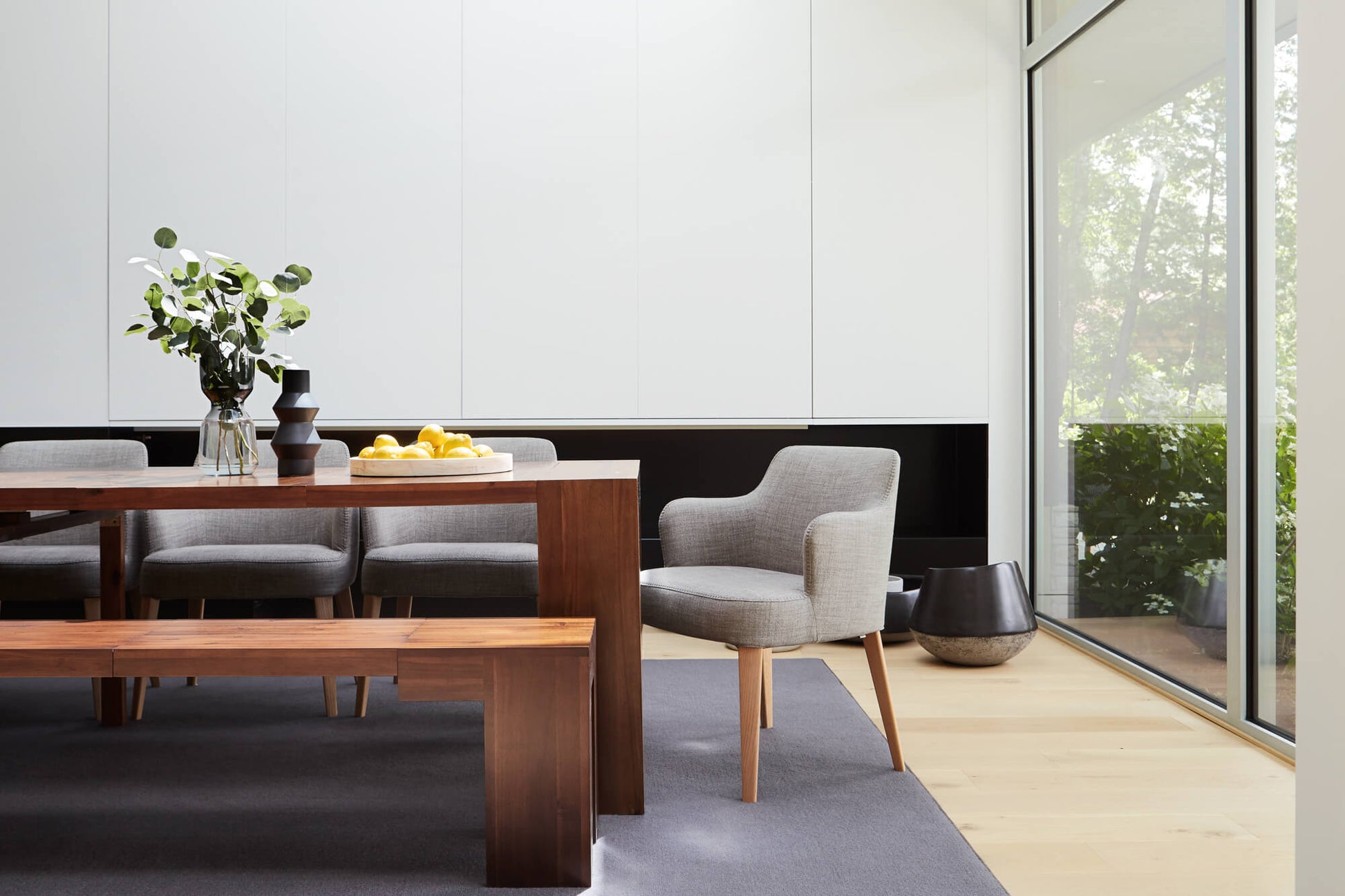 American Mahogany::Lifestyle::American Mahogany Dining Set in a cozy and elegant home