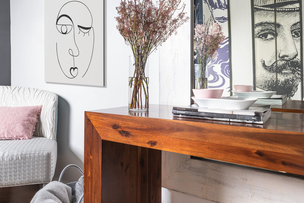 American Mahogany::Lifestyle::Informal table setting on the American Mahogany Dining Set 1