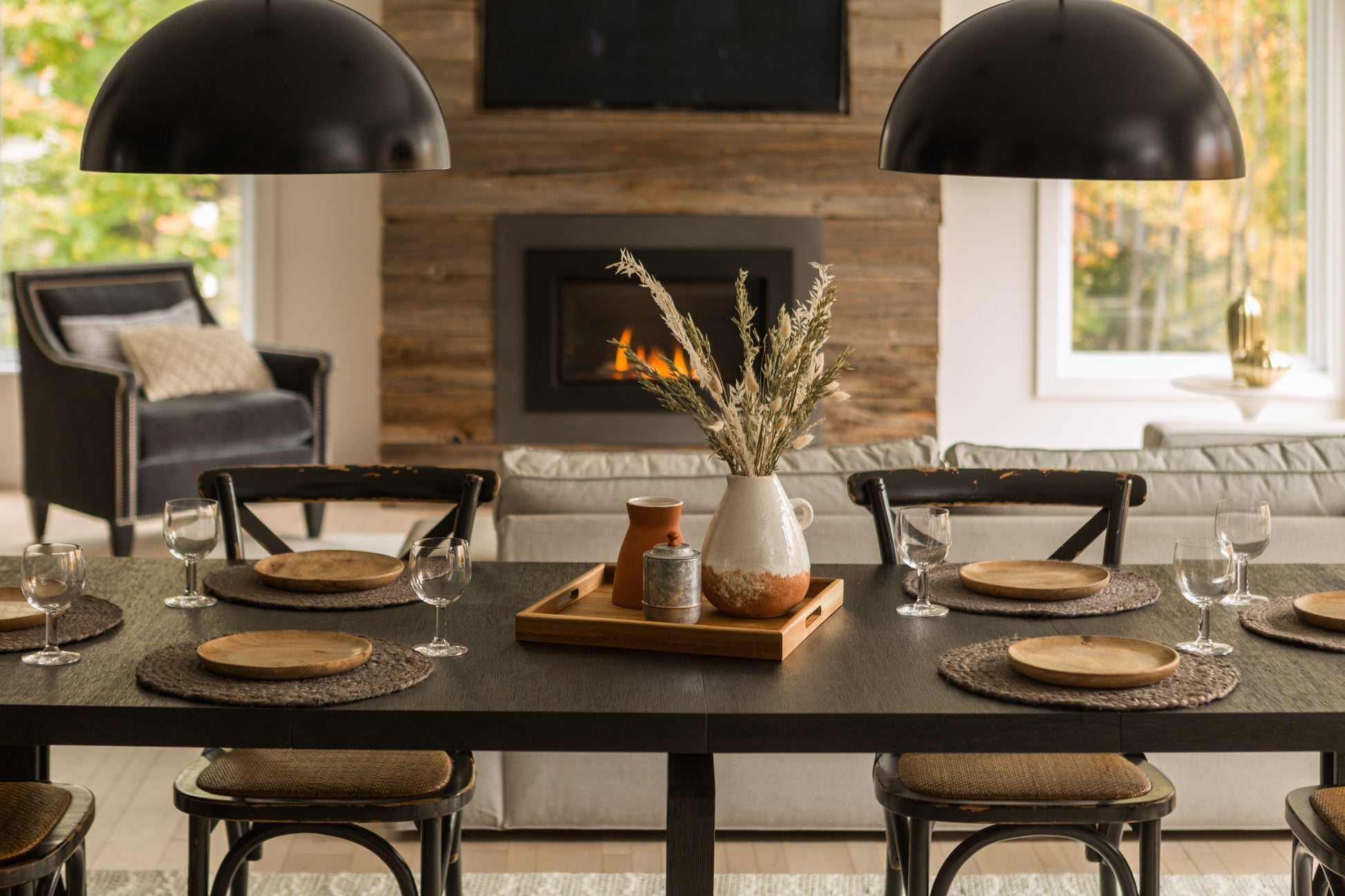 Canadian Dark Oak::Lifestyle::Canadian Dark Oak Dine table 4