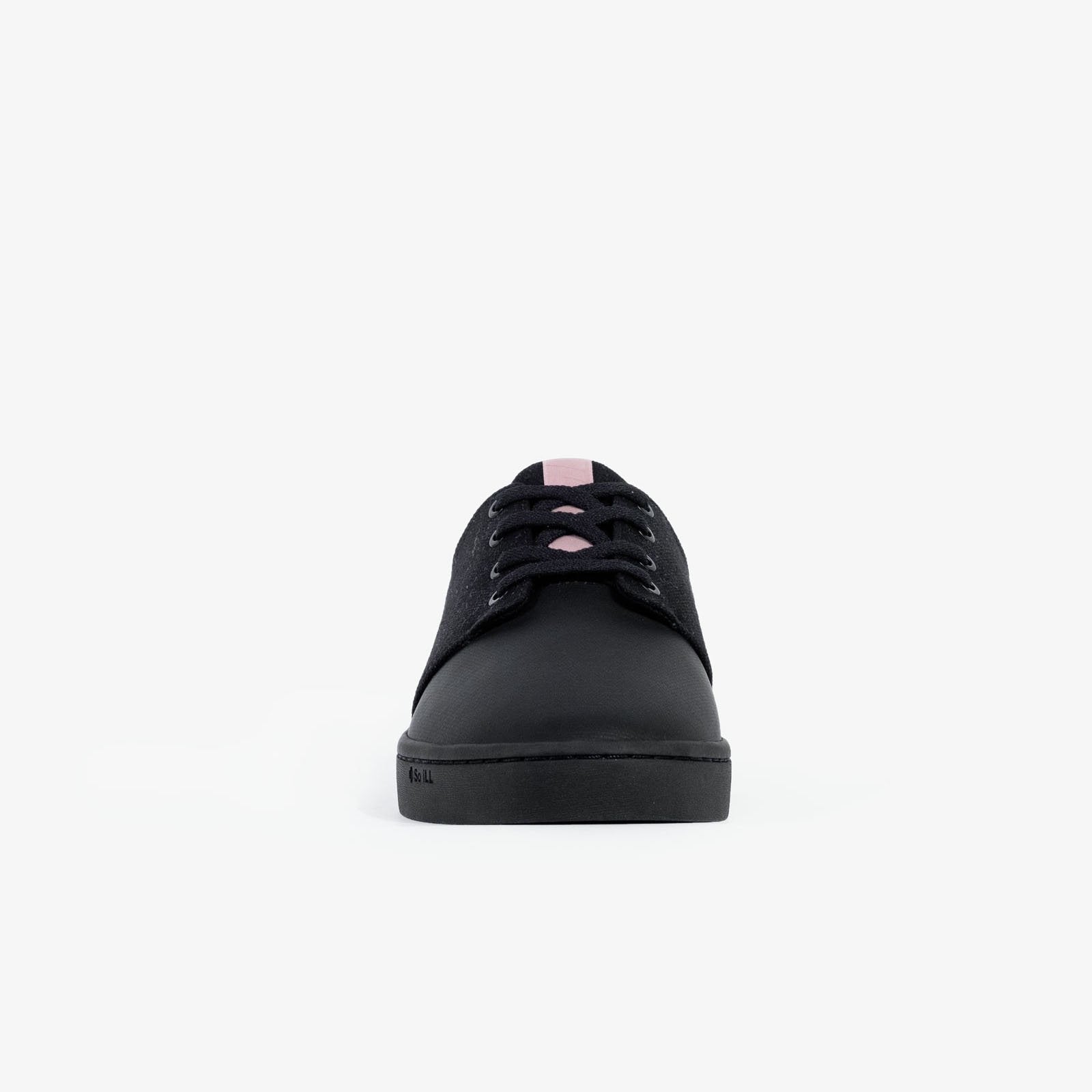 the toe of the so ill x on the roam black wolf wino, designed by jason momoa is on a grey background